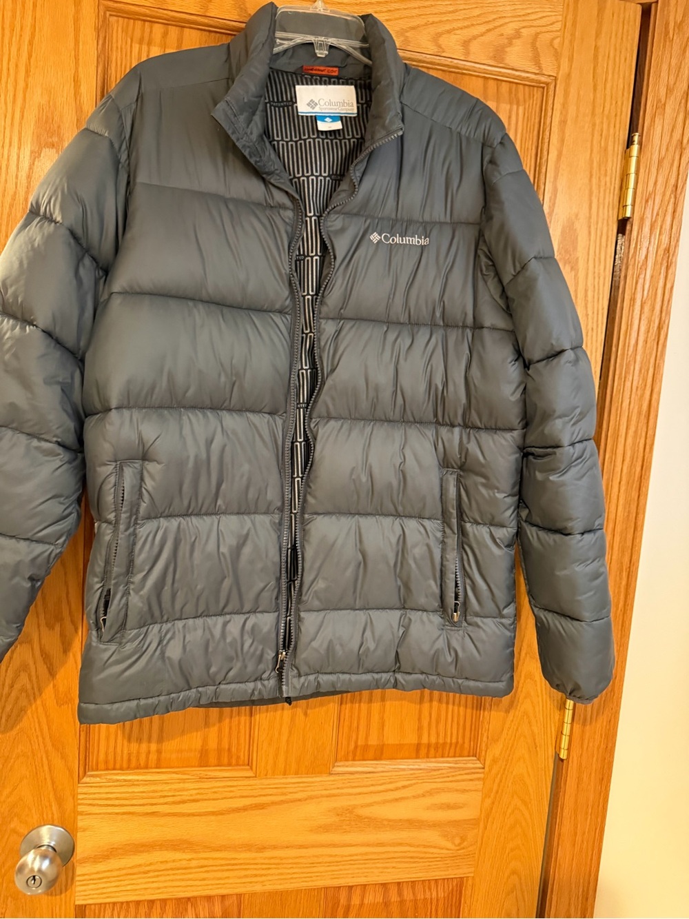 Columbia Gray men’s Puffer Jacket - Quilted Insulated Coat Medium